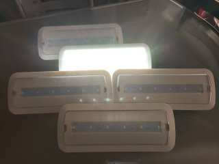 Lámpara LED de Emergencia