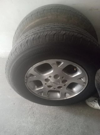 Neumático 225/75R16