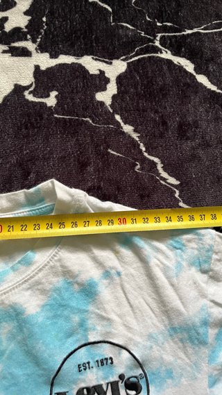 Camiseta Levi’s tie dye azul y blanca talla XS