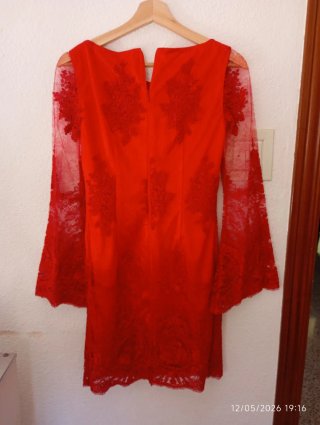 Vestido de encaje rojo
