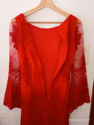Vestido de encaje rojo