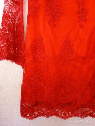 Vestido de encaje rojo