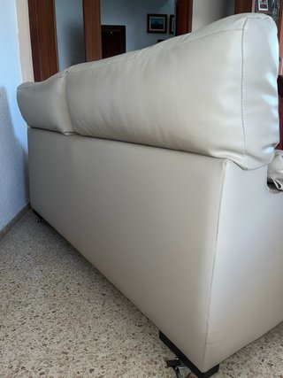 Sofá de piel beige 2 plazas