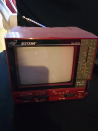 TV Silvano SK-2000 Roja Antigua
