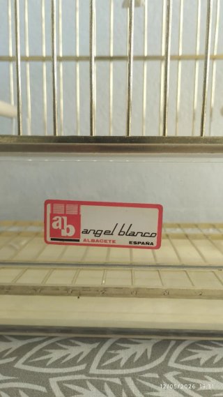 Jaula para pájaros dorada vintage