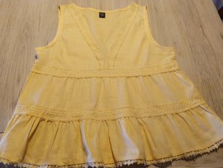 Blusa Dazy amarilla talla M