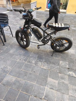 Bicicleta Eléctrica Fat Bike Negra