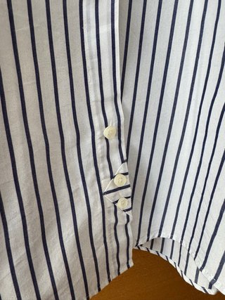 2 Camisas 10 euros. Dustin y Emidio Tucci.