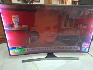TV Samsung 4k 120 Hz para reparar/piezas y accesor