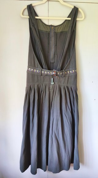 Vestido medieval con flecos