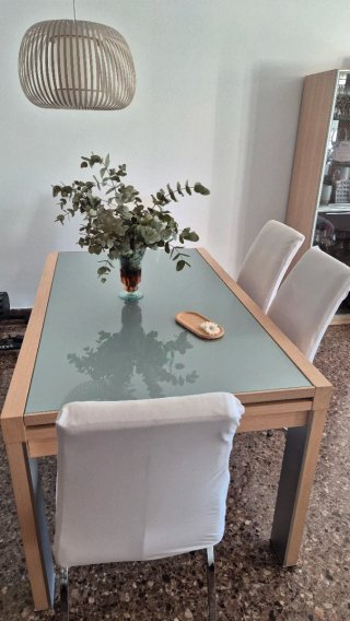Mesa de comedor madera maciza y cristal. Regalo 4