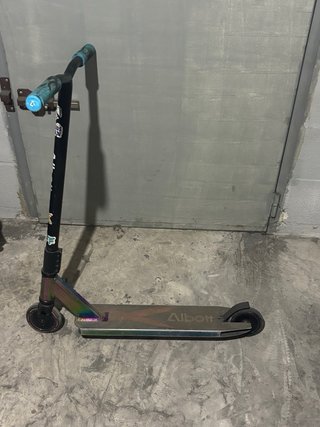Patin profesional Albott trucos casi nuevo