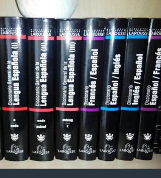 Biblioteca de consulta Larousse