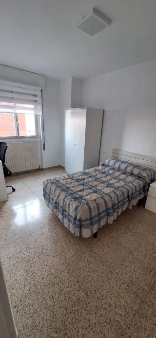 Alquilo habitación en León el 12 de Agosto