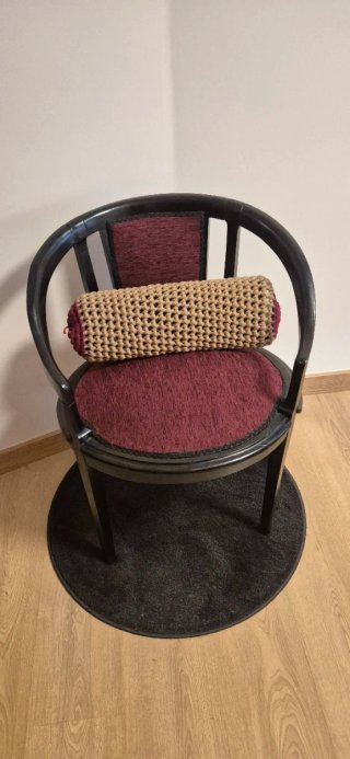 Sillón con cojín redondo