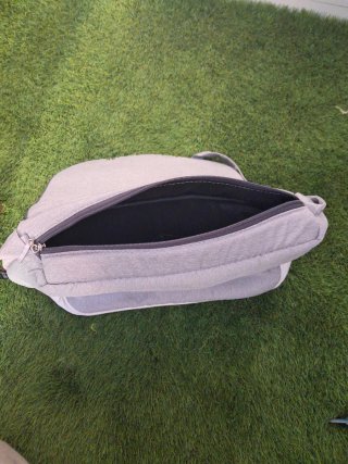 Bolso cambiador bebé gris y blanco