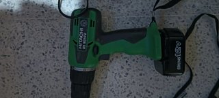 Taladro Hitachi y Linterna 12V