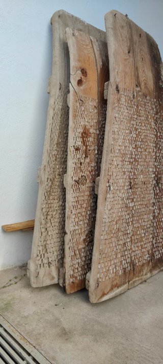 Trilla antigua de madera