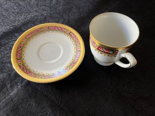 Demitasse Tirschenreuth – Padrão Floral e Ouro