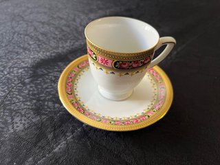 Demitasse Tirschenreuth – Padrão Floral e Ouro