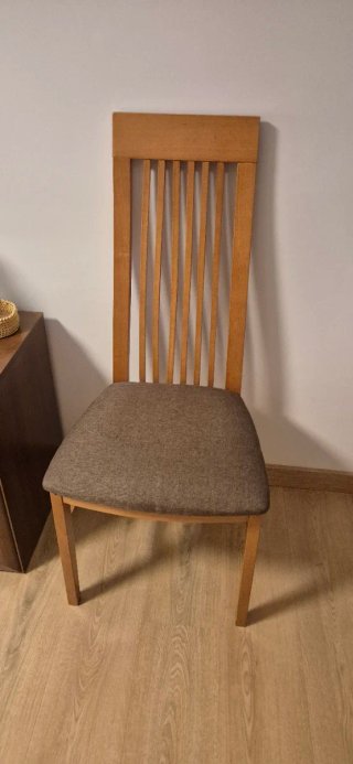 Silla de comedor de madera y tela