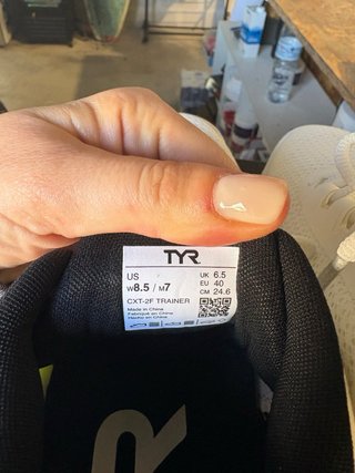 Zapatillas TYR Blancas y Amarillas