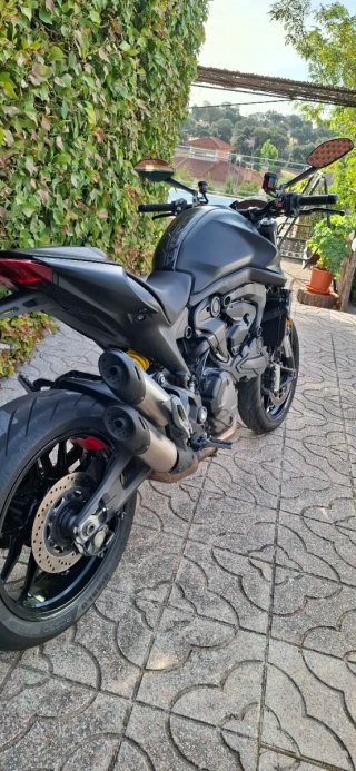 Ducati Monster 937 Dark+