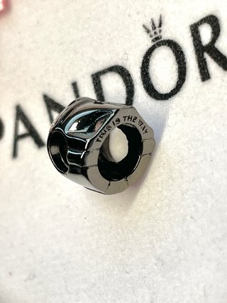 Charm Pandora Star Wars Mandalorian Plata