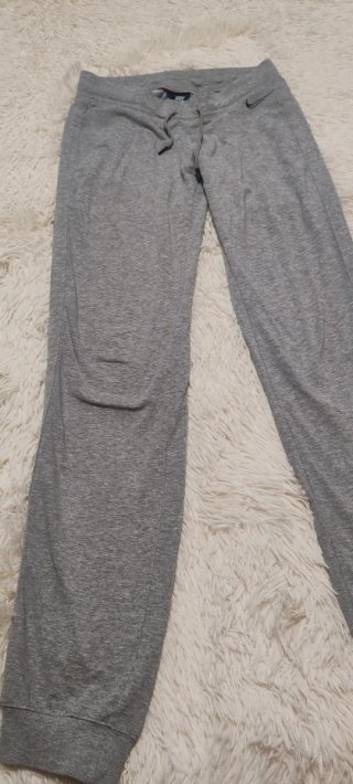 Pantalón chándal Nike gris