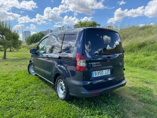 Ford Transit Courier 2015