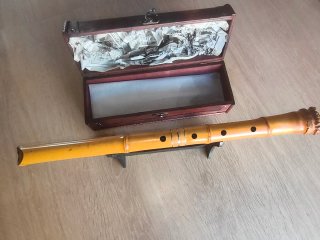 Shakuhachi japonés 1.8 Re (D) Madake con estuche