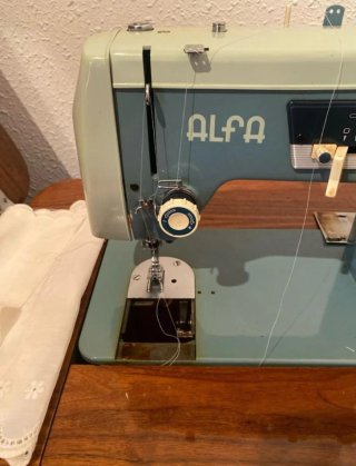 Máquina de coser Alfa Alfamatic 109