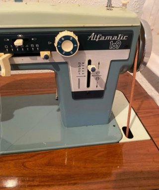 Máquina de coser Alfa Alfamatic 109
