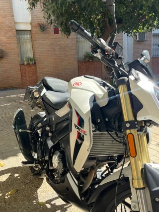 Keeway RKF 125 Blanca