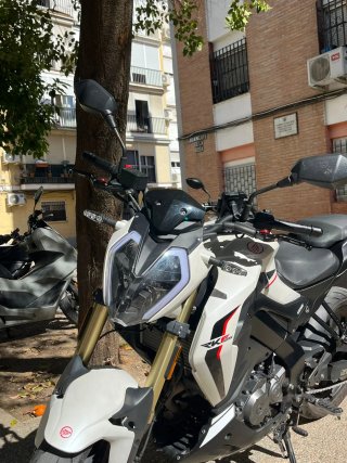 Keeway RKF 125 Blanca