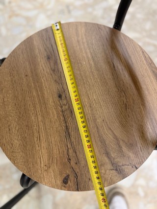 Mesa ovalada y 2 sillas