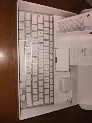Apple iPad Keyboard Dock A1359