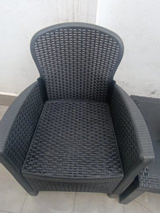 Conjunto de jardín,2 sillas y 1 mesa baja y 1 alta