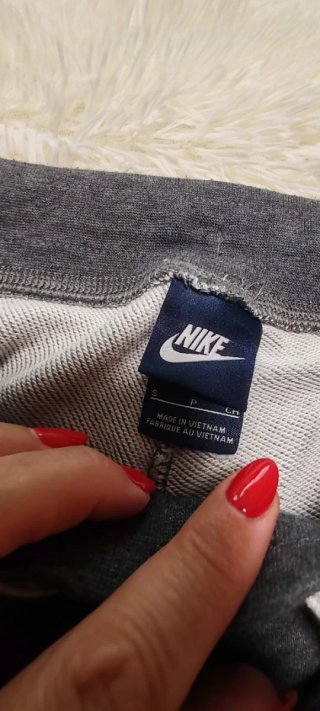 Pantalón chándal Nike gris oscuro