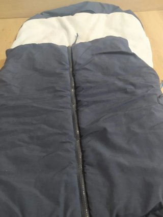 Saco para bebé azul y blanco