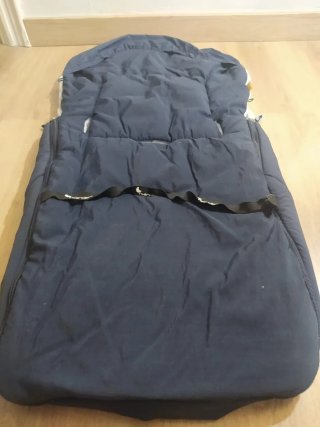 Saco para bebé azul y blanco