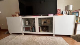 Mueble TV blanco y madera con cristal