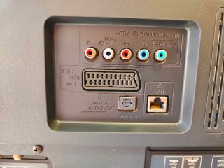 TV Sony Bravia 4K con Mando