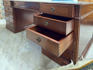 Conjunto Despacho Clásico Madera y Terciopelo