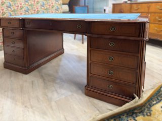 Conjunto Despacho Clásico Madera y Terciopelo