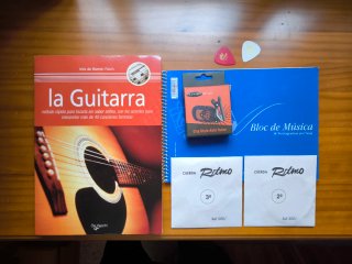 Guitarra Admira-Alba + funda + afinador