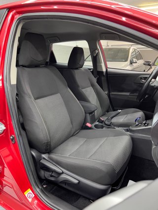 Toyota Auris 2015
