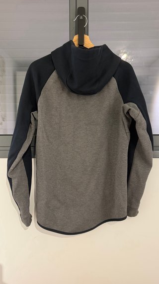 Chaqueta Nike Tech Fleece Negra y Gris
