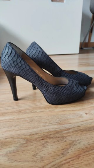 Zapatos tacón Gloria Ortiz piel azul serpiente