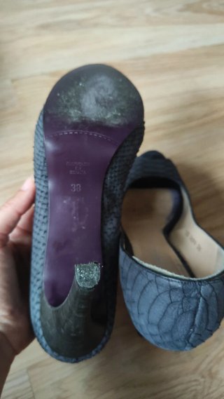 Zapatos tacón Gloria Ortiz piel azul serpiente